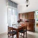 Guesthost - Casa Flaminia Apartman Pesaro